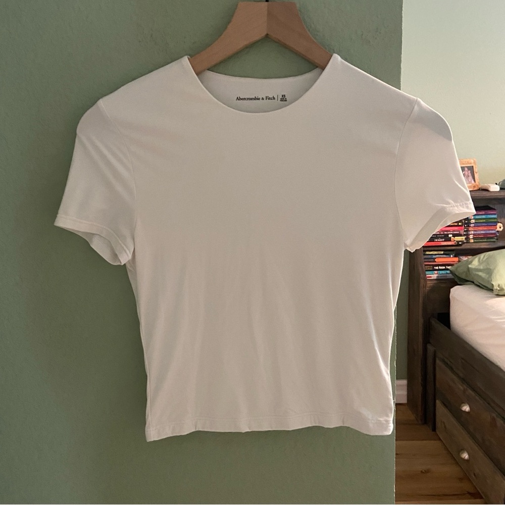 Abercrombie Soft Matte Seamless Baby Tee ~ White ~ Size XS